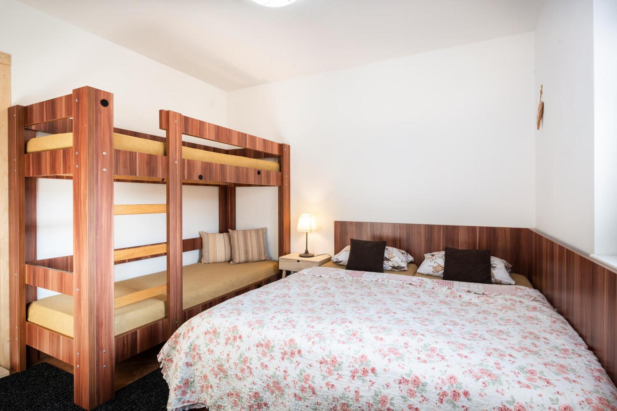 Piemonti Besenova Apartment Bagian luar foto